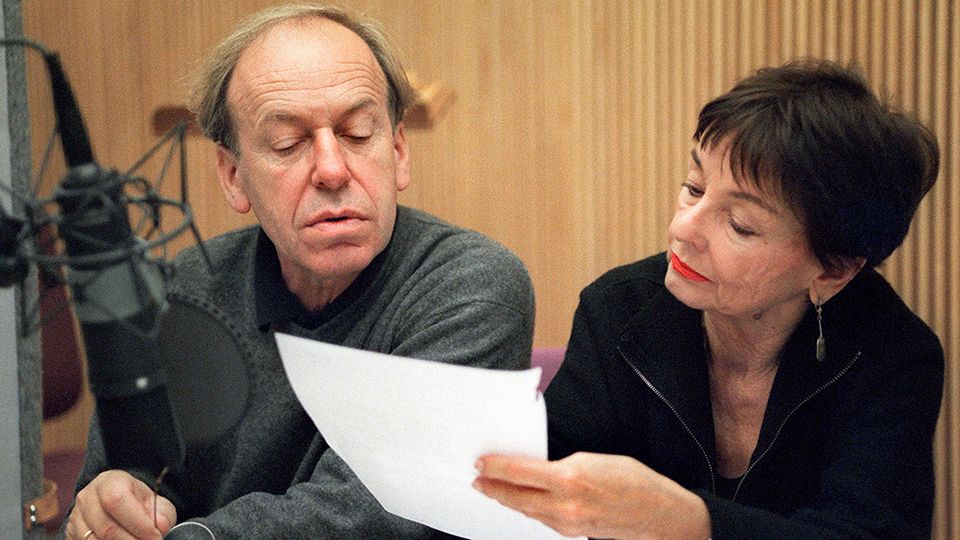 Rüdiger Vogler als Stimme A/B/C und Ingrid Andree in der Rolle der Nichte | © WDR/C.v.Rotberg