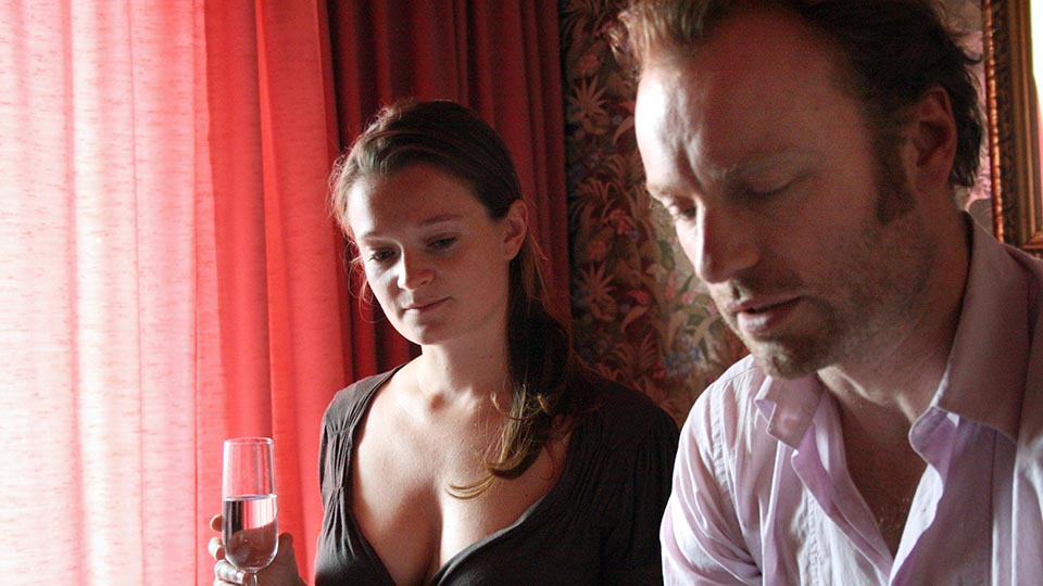 Im Rotlichtmilieu: Natalie Spinell als Prostituierte und Mark Waschke als  Ermittler Nadir Taraki | © WDR/Freya Hattenberger