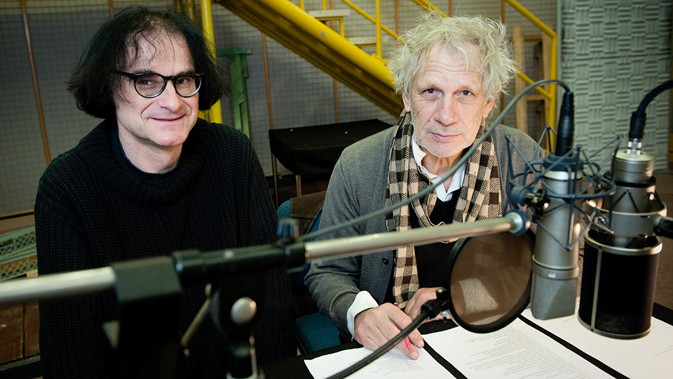 Hörspielautor und Regisseur Werner Fritsch (l.) mit Schauspieler Michael Altmann | © HR/Benjamin Knabe