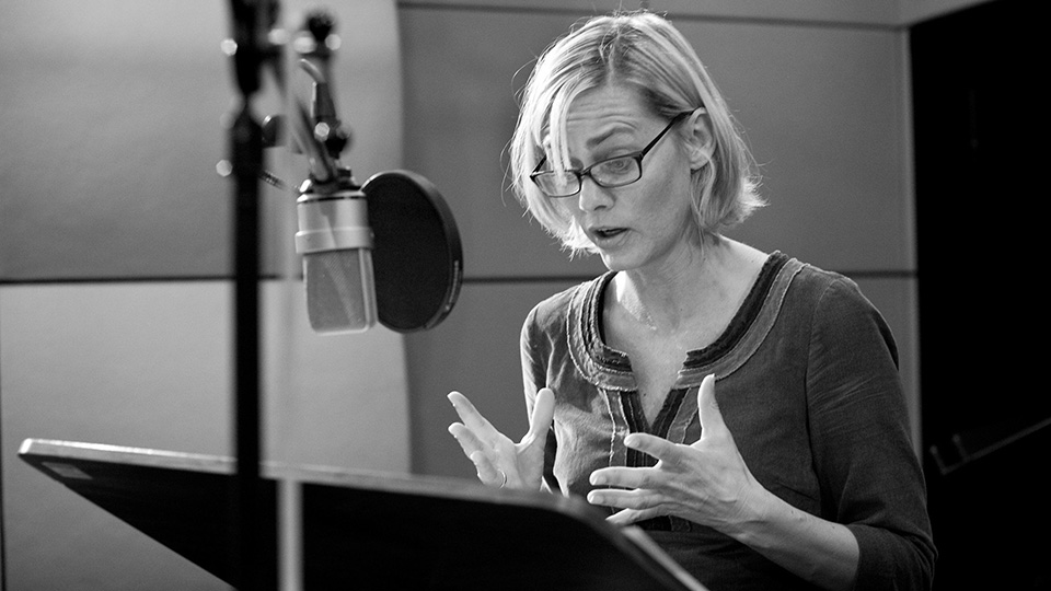 Gesine Cukrowski als Karine | © Deutschlandradio/Anke Beims