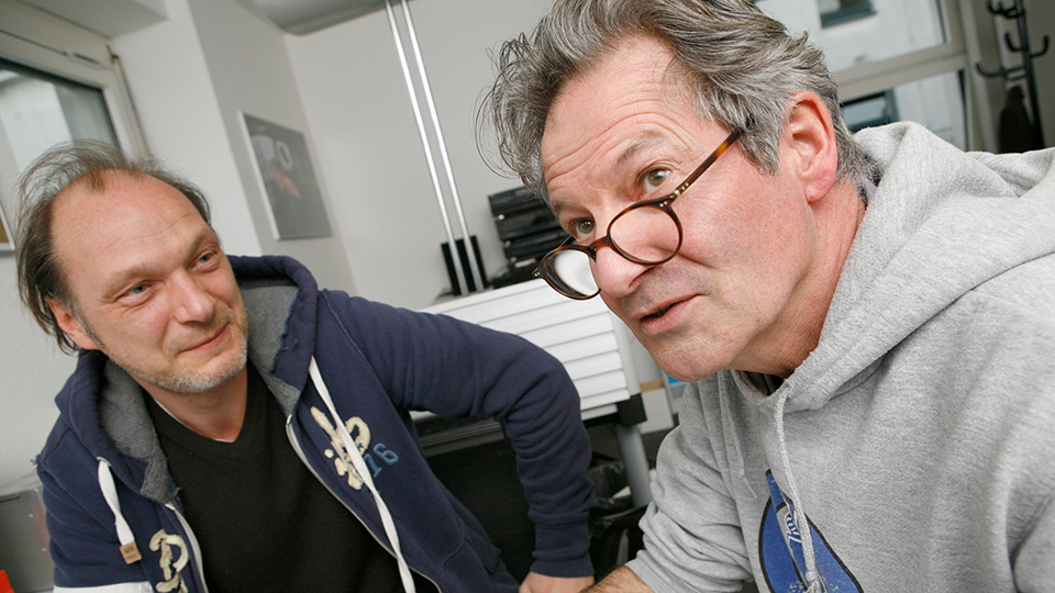 Pit Gruber (Martin Brambach, l) und Kommissar Stretzel (Volker Risch) | © WDR/Sibylle Anneck