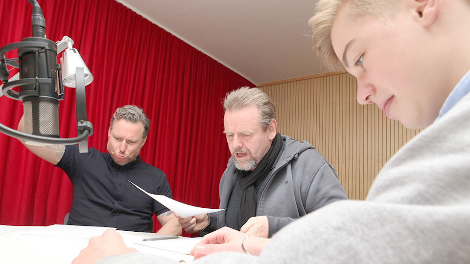 Dirk Borchardt als Karl, Felix Vörtler als Breitmann und Tom Hoßbach als Patrick (v.l.) | © WDR/Sibylle Anneck