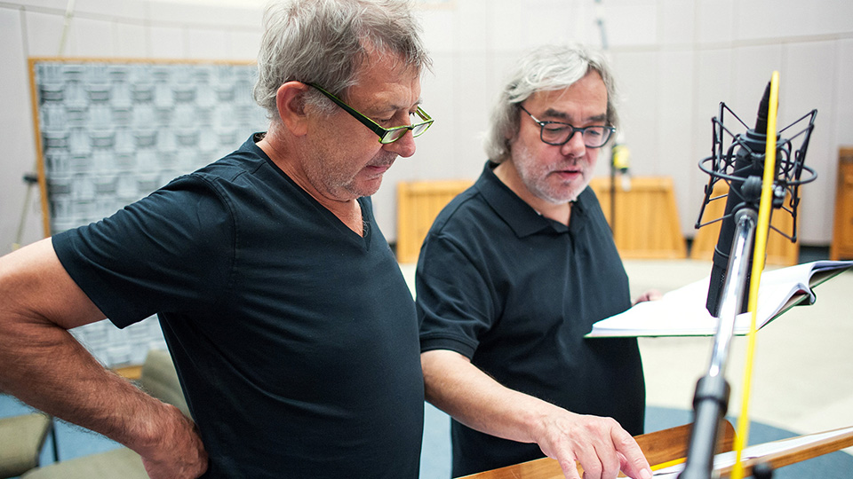 Regisseur Stefan Dutt (r.) mit André Jung als Hauptkommissar Michel Paquet | ©: SR/Oliver Dietze