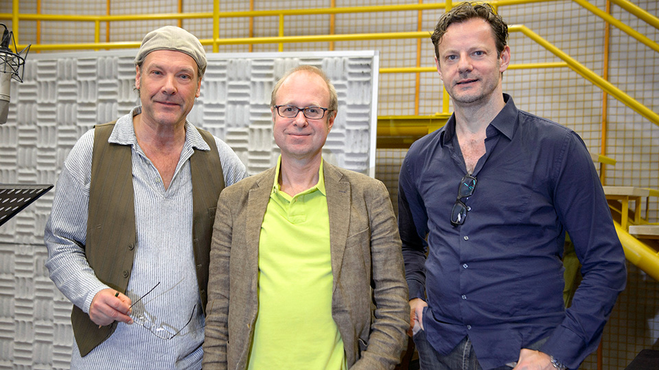 Roman Kurtz  als Fünfzig, Regisseur Oliver Sturm und Lars Wellings als  Freund. | © HR/Benjamin Knabe