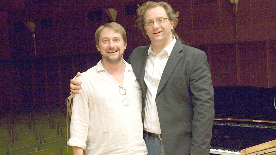 Komponist Raphael D. Thöne (r.) und Regisseur Christoph Kalkowski | © SWR/Monika Maier