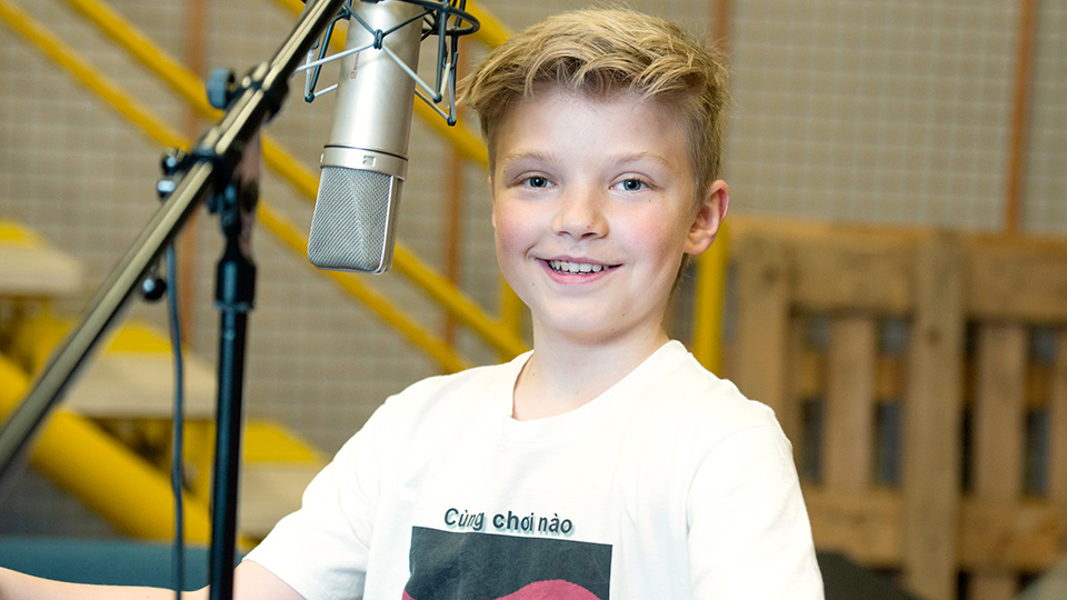 Simon Koch spricht die Rolle des schüchternen, 11-jährigen Jonas.
© HR/Ben Knabe