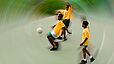 Illustration des Ars-acustica-Hörspiels »Mokoena Moving«, Kinder spielen Fußball