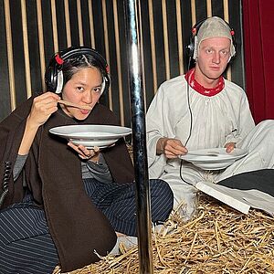 Felicia Chin-Malenski (Hanna), Elias Krischke (Adam) und Henriette Nagel (Agathe) während der Aufnahme