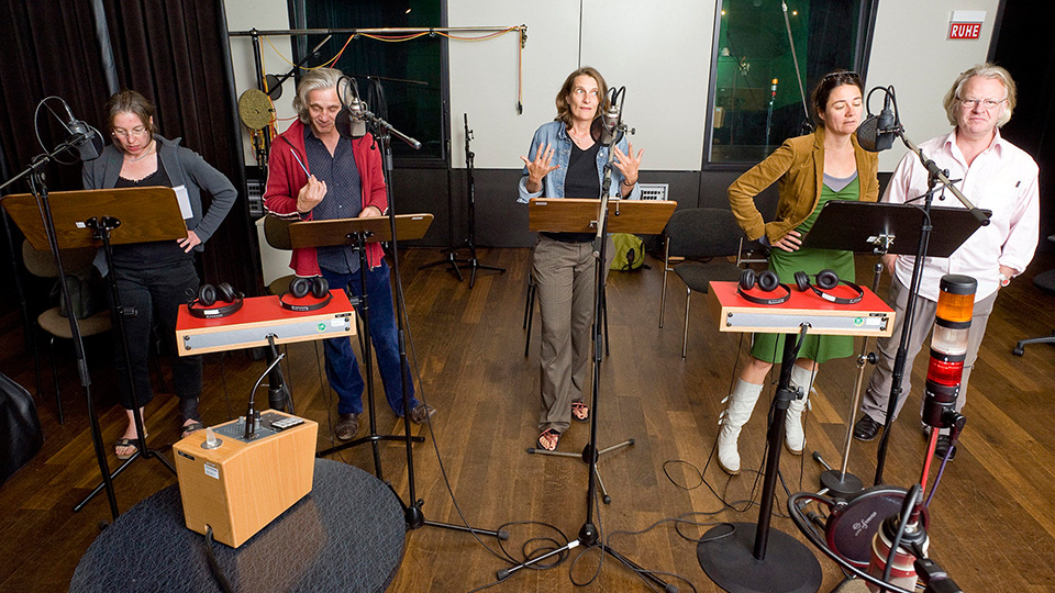 Kirsten Hartung, Tony de Maeyer, Dorothee Metz, Christina Weiser und Klaus Wildermuth (v.l.)
©DLR/Sandro Most Kirsten Hartung, Tony de Maeyer, Dorothee Metz, Christina Weiser und Klaus Wildermuth (v.l.)
©DLR/Sandro Most