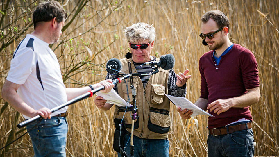 Im Bild: Tontechniker (l.), Jörg Schüttauf (M.) und Matti Krause
© MDR/Stephan Flad Im Bild: Tontechniker (l.), Jörg Schüttauf (M.) und Matti Krause
© MDR/Stephan Flad