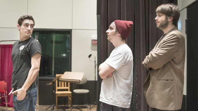Anton Weil (Alex), Pirmin Sedlmeir (Majzahn) und Michel Decar (Autor & Regie) (v.l.)
© Deutschlandradio/Jonas Maron Anton Weil (Alex), Pirmin Sedlmeir (Majzahn) und Michel Decar (Autor & Regie) (v.l.)
© Deutschlandradio/Jonas Maron